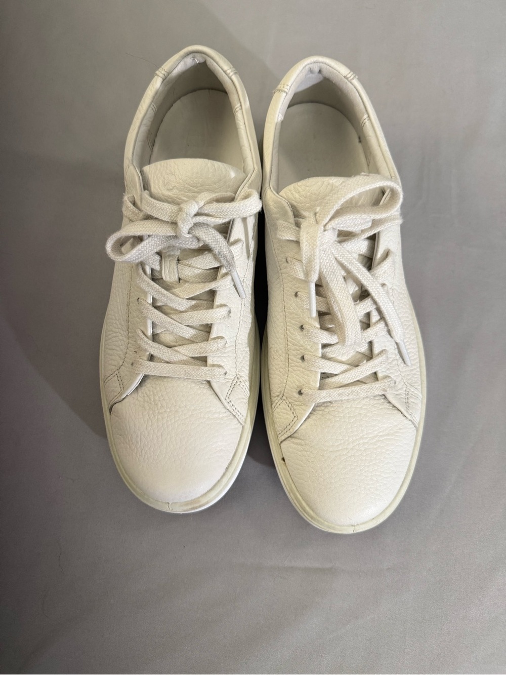 Ecco Classic Women's White Soft 60 Leather Sneakers - Clean Everyday Style